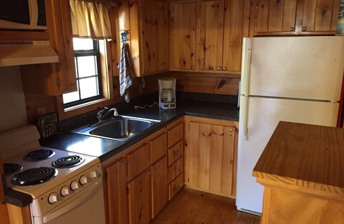Topton Cabin | Mountain Serenity & Close To Hiking, Rafting, Fishing And Kayaking. "Moose Song"