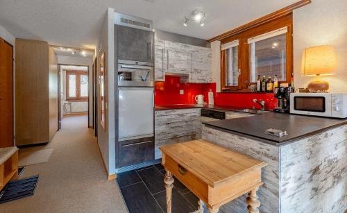Oey Apartment | Mountain View Apartment In The Vacation Center
