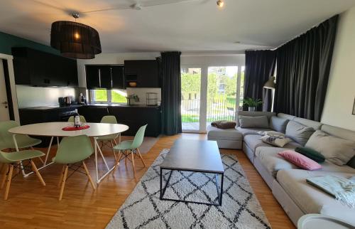 Reichenau Apartment | Mountain View by Globalimmoservice