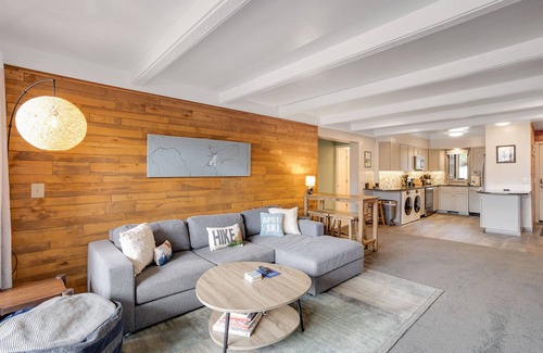Wildernest Condo | Mountain-View Condo on Bus Route with Balcony, Desk, Fireplace, WiFi & Grill