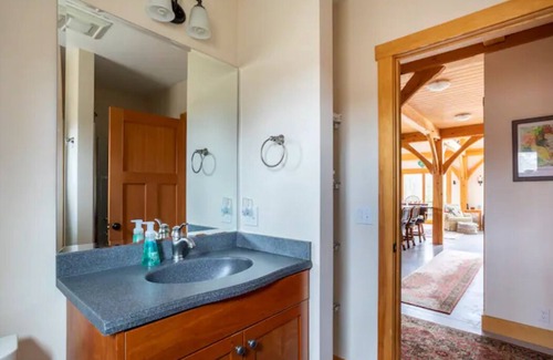 Warren House | Mountain View Family Vacation Home