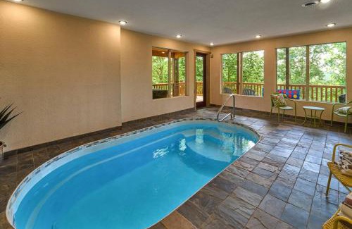 Gatlinburg - Pigeon Forge House | Mountain View, Indoor Pool, Luxury Cabin, Bears