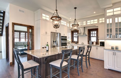 Mont-Tremblant House | Mountain View Nest