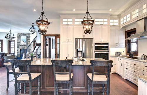 Mont-Tremblant House | Mountain View Nest