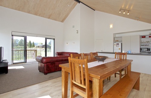 Ohakune Cottage | Mountain View - Ohakune Holiday Home