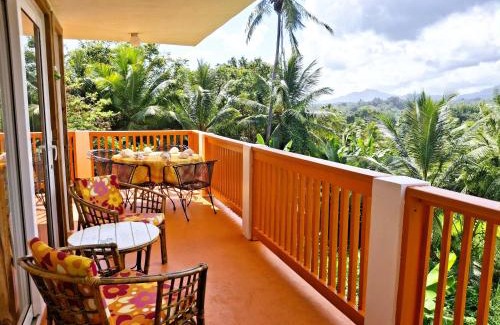 Calibishie House | Mountain View Perch