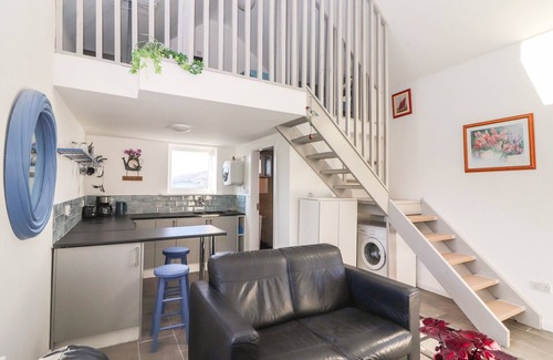 Kinvara Cottage | MOUNTAIN VIEW, romantic, with open fire in Kinvara, County Galway
