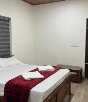 Talipparamba House | Mountain View room Paithalvillage