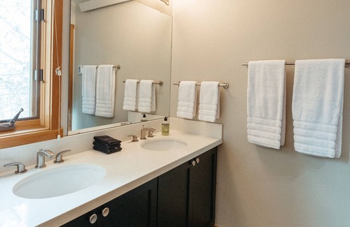 Moose Wilson Road Condo | Mountain Views Retreat: Luxurious 3-Bed/Bath Jackson Hole Haven with Fireplace