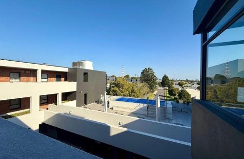 George Central Apartment | Mountain Whisper - Le Jardin Unit 306