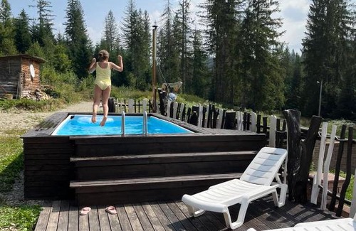 Mykulychyn House | Mountain White House гостинний двір