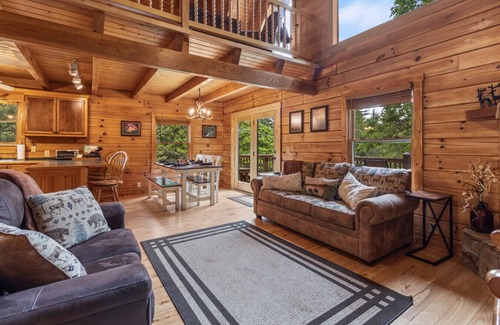 Boone Cabin | Mountaineer Log Cabin 2 miles to ASU