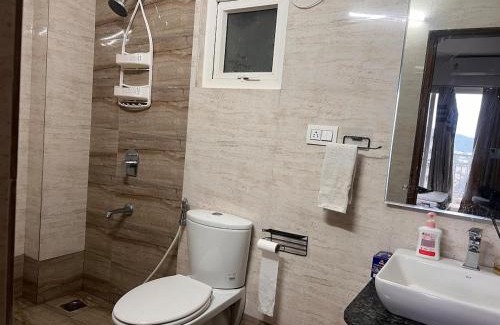 Bullawala Apartment | MountainNest Wrapped in Clouds, Nature view