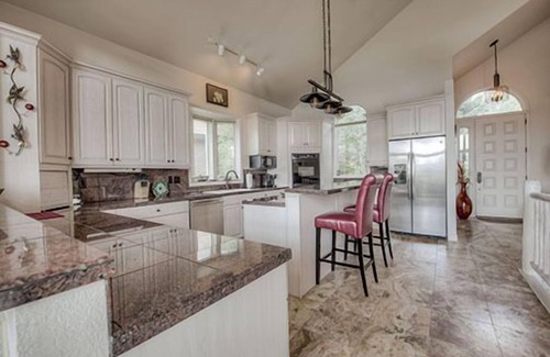 Dillon House | Mountains on the Lake – Mountain & Lake Views with Beautiful Patio! Close to Downtown Dillon