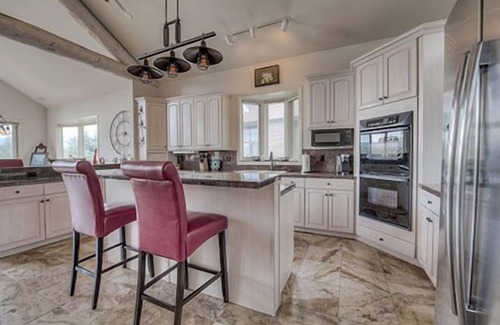 Dillon House | Mountains on the Lake – Mountain & Lake Views with Beautiful Patio! Close to Downtown Dillon