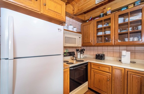 McHenry Cottage | Mountains View
