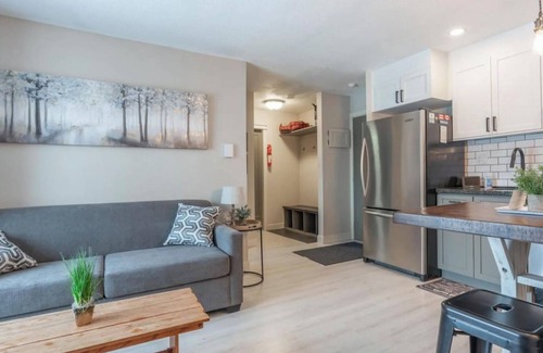 Big White Ski Resort Condo | Mountains View with Pool, Hot Tub and Gym