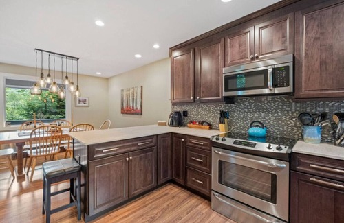 Lincoln House | Mountainside Condo with Views