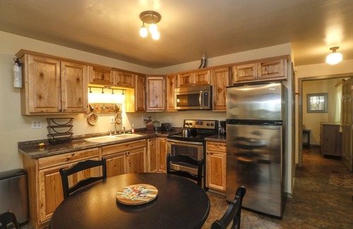 Deltana Apartment | Mountainview Boathouse Apartment.