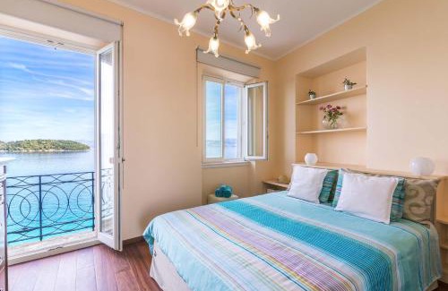 Old Town Apartment | Mouragia Luxury Seaview Suite by Konnect