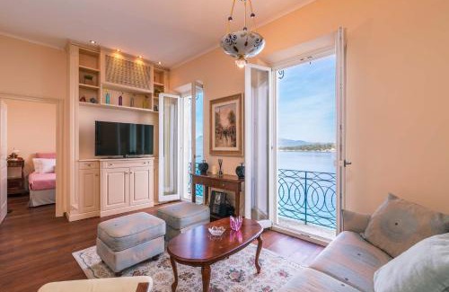 Old Town Apartment | Mouragia Luxury Seaview Suite by Konnect