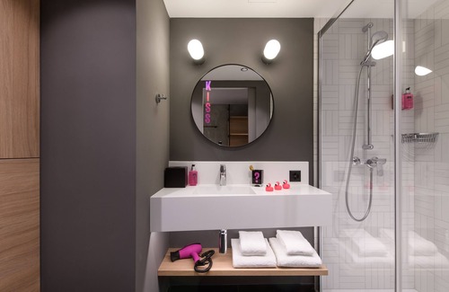 Sion Hotel | Moxy Sion