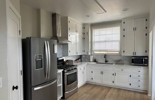 Lompoc House | Mt. Views & Modern Comfort