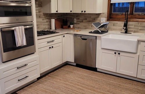 Mount Washington House | Mt Washington Luxury Home with Views Galore - 2 Large Bedrooms + office