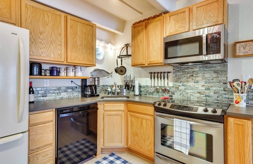 Dillon Condo | Mtn & Reservoir Views: Cozy Dillon Condo!