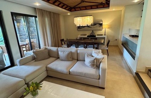 Grand River South East Apartment | Apartment at Anahita 5*Resort :golf & access to Ile aux Cerfs exclusive beach-1-