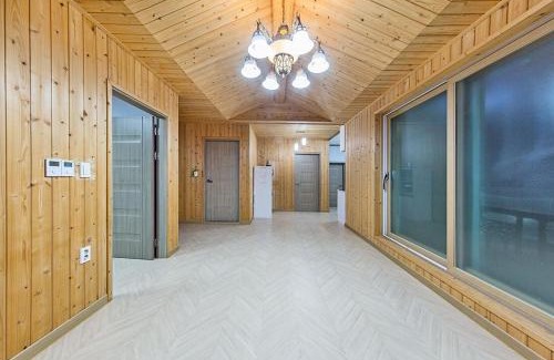 Boryeong House | Muchangpo Chamjoeun Pension