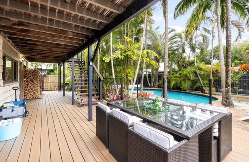 Mudjimba House | Mudjimba Art House - Quirky Beachside Holiday Home w/pool