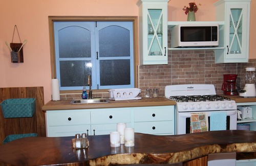 Treasure Beach House | Mulberry Cottage, 3 minutes walk to the beach!