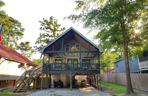 Zavalla Cabin | Murphy Lake House