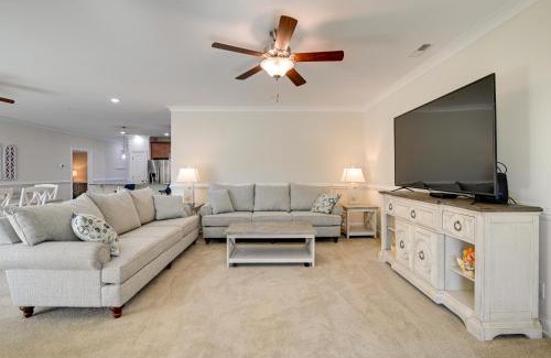 Garden City Apartment | Murrells Inlet Golf Resort Condo 1 Mile to Beach!