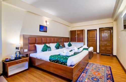 Darjeeling Hotel | Muscatel BhumSang - 200 Mts from Mall Road