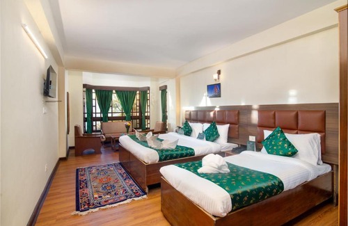 Darjeeling Hotel | Muscatel BhumSang - 200 Mts from Mall Road