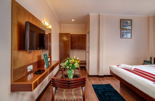 Darjeeling Hotel | Muscatel SpringBurn - 100Mts MallRoad