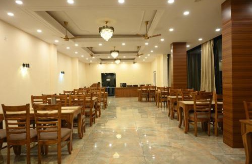 Sitapur Hotel | Musk Hill Resort
