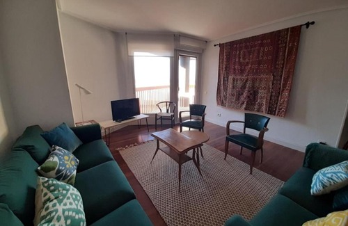 Zarautz Apartment | Muskaria Espectacular 1ª Línea Playa-piscina by Egona