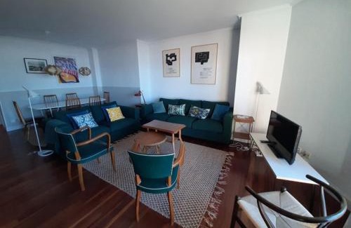 Zarautz Apartment | Muskaria Espectacular 1ª Línea Playa-piscina by Egona