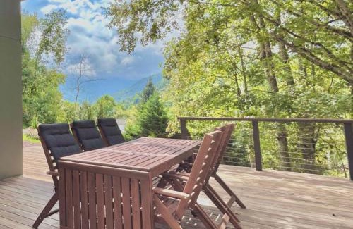 Cataloochee Ranch Villa | MV Haus, 3 Miles to Cataloochee Ski Area, Easy Access, No 4x4 needed