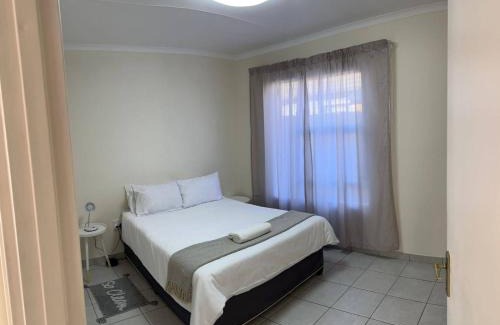 Mangaung Apartment | MV self-catering Apartment