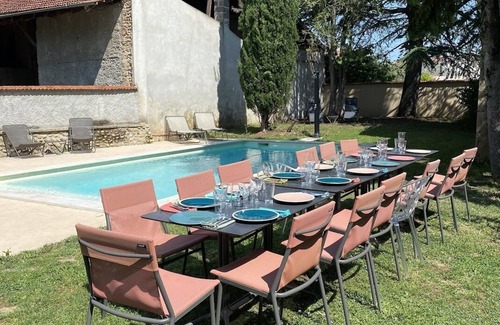Anneyron House | MY BOUTIQUE GUESTHOUSE 10Min A7 Ideal for getting together with family and friends
