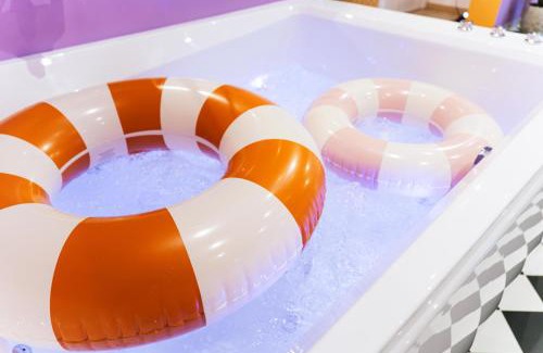 Manage House | My Funky House - Jacuzzi, Sauna, billard, cinéma, Nintendo Switch, jeux, filet suspendu