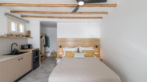 Milos House | My Honey Bee