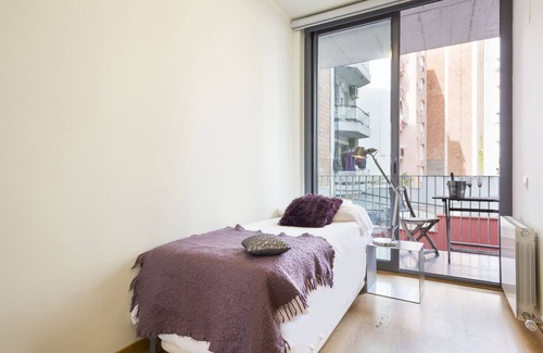 el Fort Pienc Apartment | My Space Barcelona 6 Apart. with pool near the Cathedral up to 48 pax.