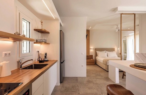 Adamas House | My Suite is a newly built - cozy home, offering stunning views over the harbor!