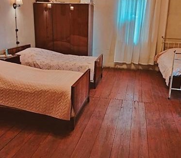 Velistsʼikhe House | Mya's Local homestead