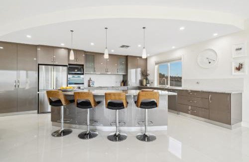 Myponga Beach House | Myponga Beach Luxe - Stunning Seaside Sunsets